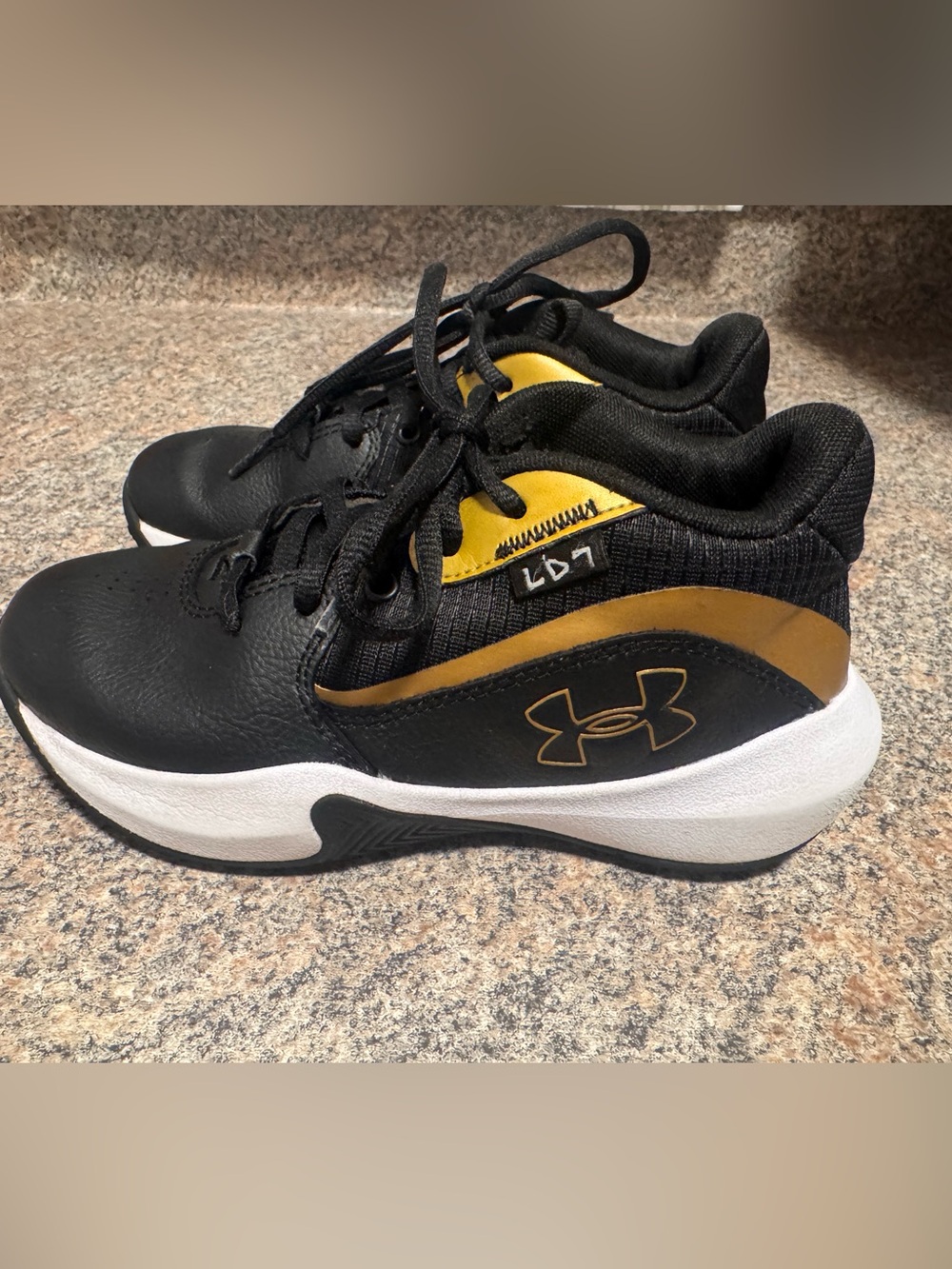 Under Armour Kids Black and Gold Low-Top Sneakers